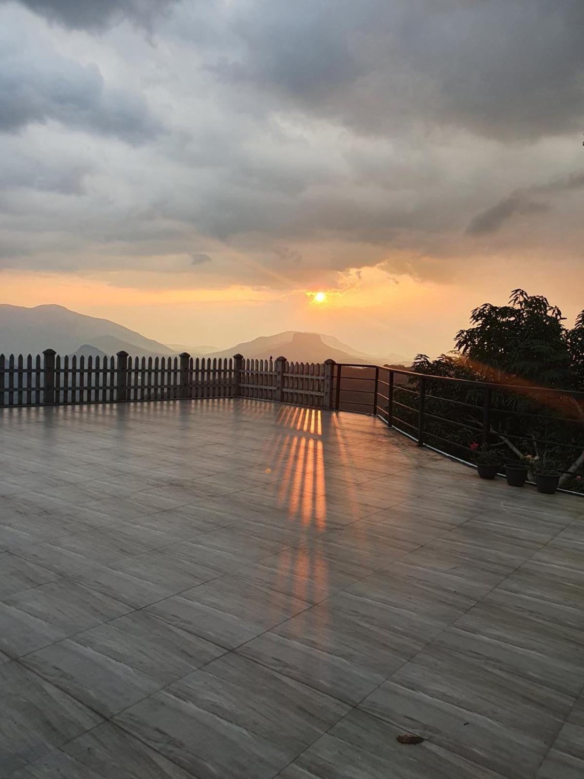 Serenity Valley Ambuluwawa Resort Kandy Luaran gambar